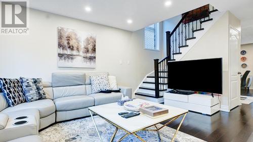 3824 Talias Crescent, Mississauga, ON - Indoor Photo Showing Living Room