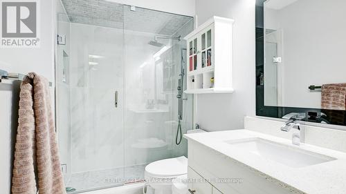 3824 Talias Crescent, Mississauga, ON - Indoor Photo Showing Bathroom