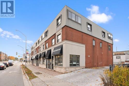 2A - 77 Lakeshore Road W, Oakville, ON 