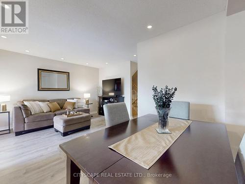 397 Bussel Crescent, Milton, ON - Indoor Photo Showing Living Room