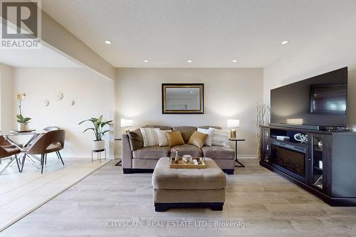 397 Bussel Crescent, Milton, ON - Indoor Photo Showing Living Room