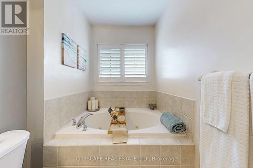 397 Bussel Crescent, Milton, ON - Indoor Photo Showing Bathroom