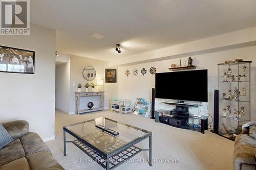 397 Bussel Crescent, Milton, ON - Indoor Photo Showing Living Room