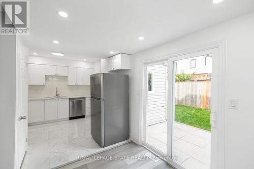 333 Britannia Avenue, Hamilton, ON - Indoor Photo Showing Kitchen