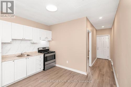 333 Britannia Avenue, Hamilton, ON - Indoor Photo Showing Kitchen