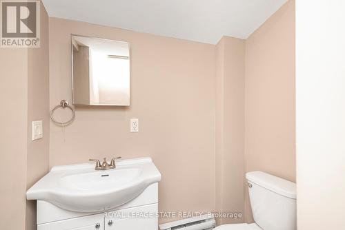 333 Britannia Avenue, Hamilton, ON - Indoor Photo Showing Bathroom