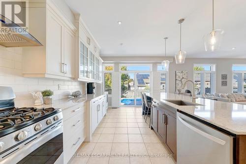 143 Valmont Street, Hamilton, ON - Indoor Photo Showing Kitchen With Upgraded Kitchen