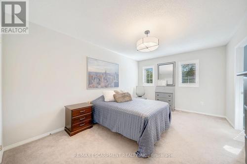 143 Valmont Street, Hamilton, ON - Indoor Photo Showing Bedroom