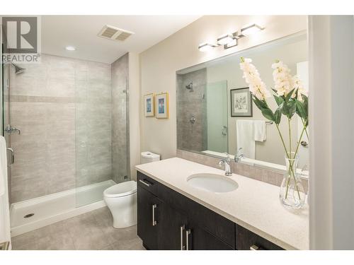 3865 Truswell Road Unit# 412, Kelowna, BC - Indoor Photo Showing Bathroom