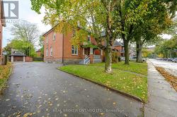 117 FAIRLEIGH AVENUE S  Hamilton, ON L8M 2K4