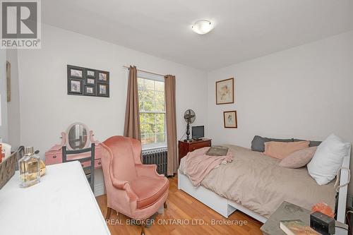 117 Fairleigh Avenue S, Hamilton, ON - Indoor Photo Showing Bedroom