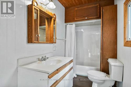 448 Thomas Street, Deseronto, ON - Indoor Photo Showing Bathroom