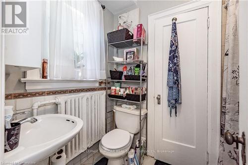 527 Kingston Road, Toronto, ON - Indoor Photo Showing Bathroom