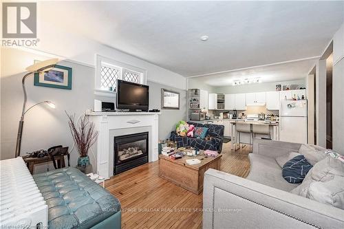 527 Kingston Road, Toronto, ON - Indoor Photo Showing Living Room With Fireplace