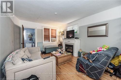 527 Kingston Road, Toronto, ON - Indoor Photo Showing Living Room With Fireplace