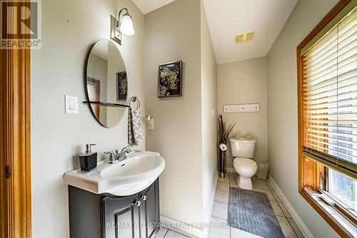 100 Snow Ridge Court, Oshawa, ON - Indoor Photo Showing Bathroom