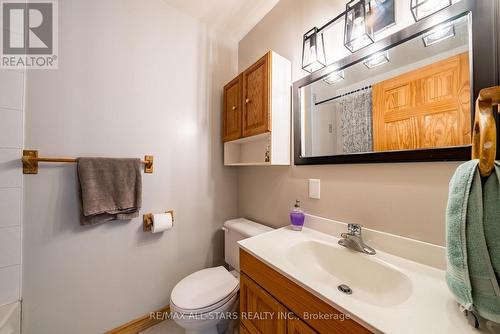 100 Snow Ridge Court, Oshawa, ON - Indoor Photo Showing Bathroom