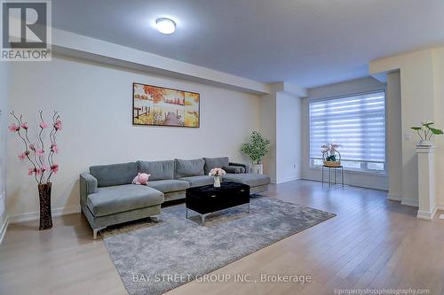 206 Webb Street, Markham, ON - Indoor Photo Showing Living Room