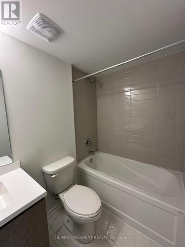 Th 354 - 100 Honeycrisp Crescent, Vaughan, ON - Indoor Photo Showing Bathroom