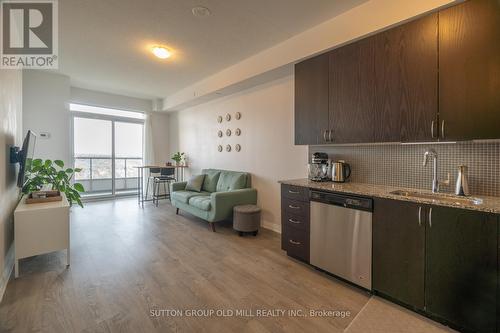 1207 - 9560 Markham Road, Markham, ON - Indoor Photo Showing Kitchen