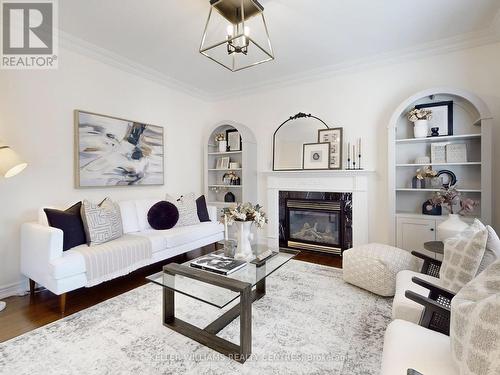 91 Pondmede Crescent, Whitchurch-Stouffville, ON - Indoor Photo Showing Living Room With Fireplace