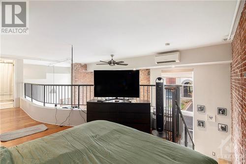 589 Rideau Street Unit#206, Ottawa, ON - Indoor Photo Showing Bedroom