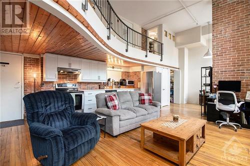 589 Rideau Street Unit#206, Ottawa, ON - Indoor Photo Showing Living Room