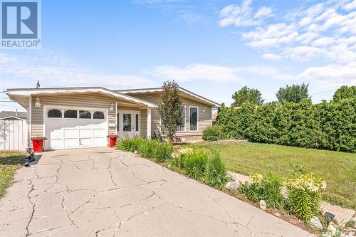 1430 Hochelaga Street W, Moose Jaw, SK - Outdoor