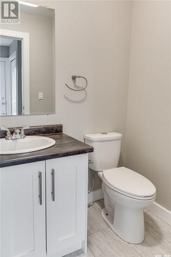 1336 B Avenue N, Saskatoon, SK - Indoor Photo Showing Bathroom