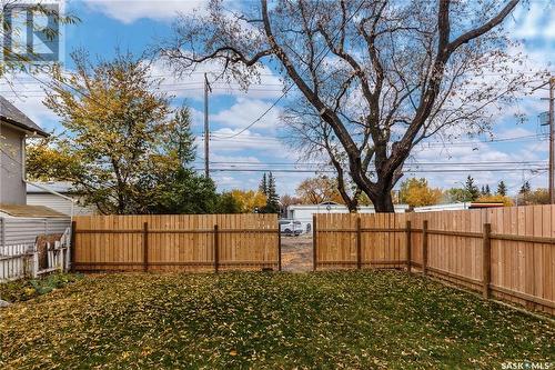 1336 B Avenue N, Saskatoon, SK - Outdoor