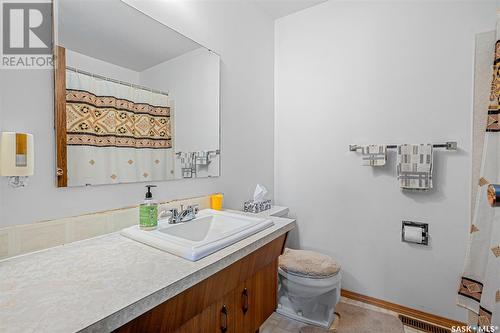 3709 Centennial Drive, Saskatoon, SK - Indoor Photo Showing Bathroom