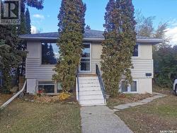 305 Ruth STREET E  Saskatoon, SK S7J 0L2