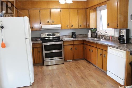 316 5Th Avenue, Cudworth, SK - Indoor Photo Showing Kitchen With Double Sink