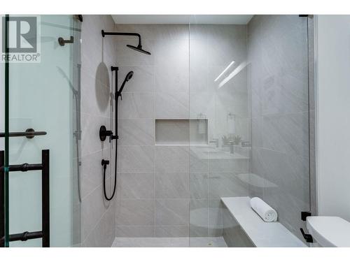 1979 Country Club Drive Unit# 7, Kelowna, BC - Indoor Photo Showing Bathroom