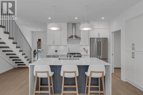 1979 Country Club Drive Unit# 7, Kelowna, BC - Indoor Photo Showing Kitchen With Upgraded Kitchen