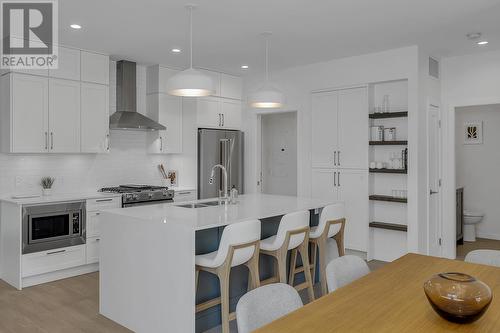 1979 Country Club Drive Unit# 7, Kelowna, BC - Indoor Photo Showing Kitchen With Upgraded Kitchen