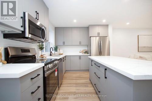 541 Monteith Avenue, Oshawa (Lakeview), ON - Indoor Photo Showing Kitchen With Upgraded Kitchen