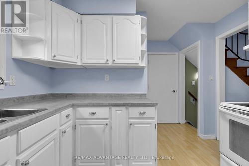 253 Homestead Crescent, London, ON - Indoor Photo Showing Kitchen