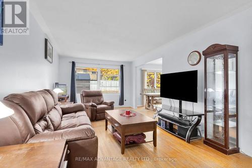 253 Homestead Crescent, London, ON - Indoor Photo Showing Living Room