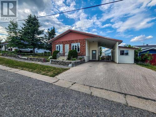 32 Teefy Street, Iroquois Falls, ON - Outdoor