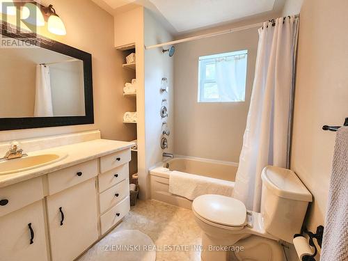 32 Teefy Street, Iroquois Falls, ON - Indoor Photo Showing Bathroom