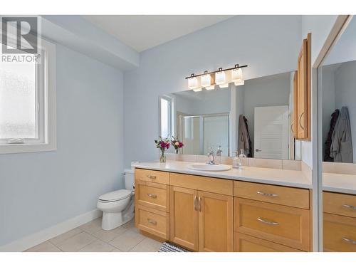 1585 Tower Ranch Boulevard, Kelowna, BC - Indoor Photo Showing Bathroom