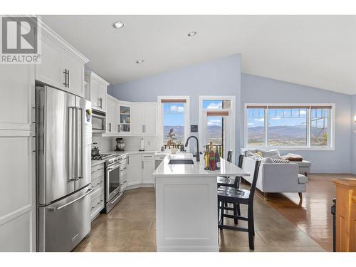 1585 Tower Ranch Boulevard, Kelowna, BC - Indoor Photo Showing Kitchen With Stainless Steel Kitchen