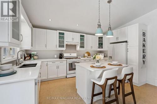 6 Simcoe Street, St. Catharines, ON - Indoor Photo Showing Kitchen With Double Sink