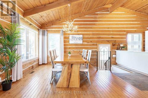 795744 Grey Road 19, Blue Mountains, ON - Indoor Photo Showing Dining Room