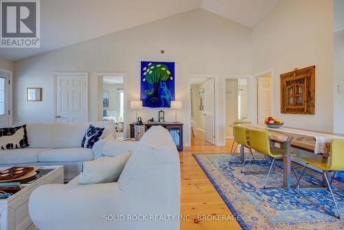 21C Swain Lane, South Frontenac (Frontenac South), ON - Indoor Photo Showing Living Room