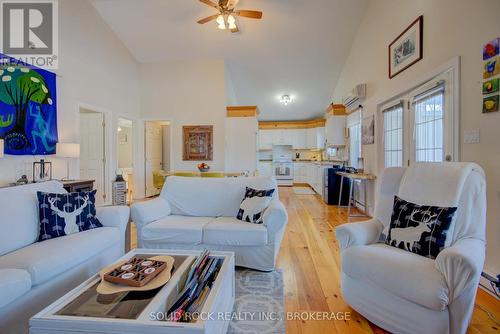 21C Swain Lane, South Frontenac (Frontenac South), ON - Indoor Photo Showing Living Room