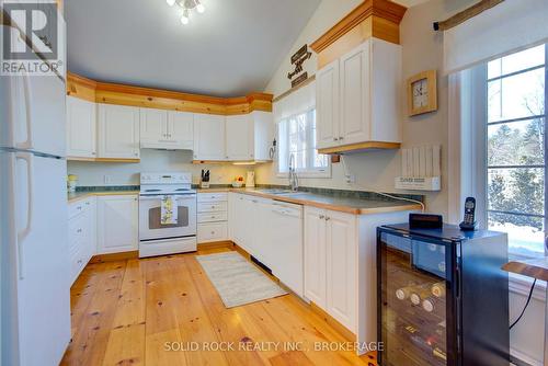 21C Swain Lane, South Frontenac (Frontenac South), ON - Indoor Photo Showing Kitchen