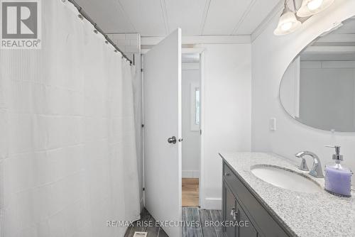 22 - 5569 Bath Road, Loyalist (Lennox And Addington - South), ON - Indoor Photo Showing Bathroom