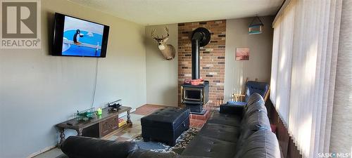 311 5Th Avenue, Loon Lake, SK - Indoor Photo Showing Living Room